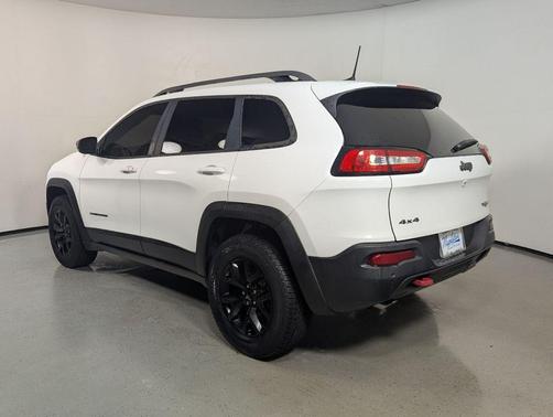 Bright White Clearcoat 2018 Jeep Cherokee Trailhawk