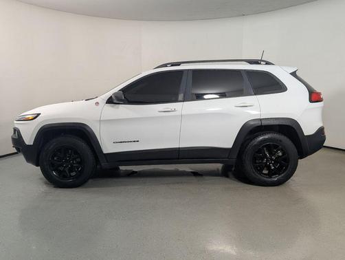 Bright White Clearcoat 2018 Jeep Cherokee Trailhawk