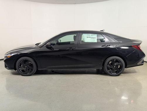 Abyss Black 2026 Hyundai ELANTRA Sport