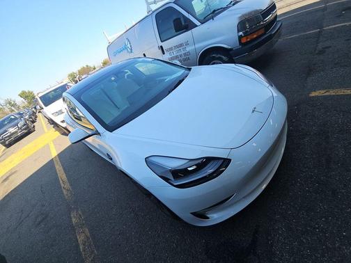 Pearl White Multi-Coat 2023 Tesla Model 3 Standard Range