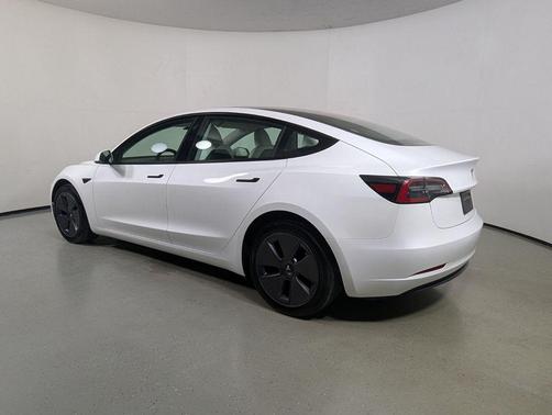 Pearl White Multi-Coat 2023 Tesla Model 3 Standard Range