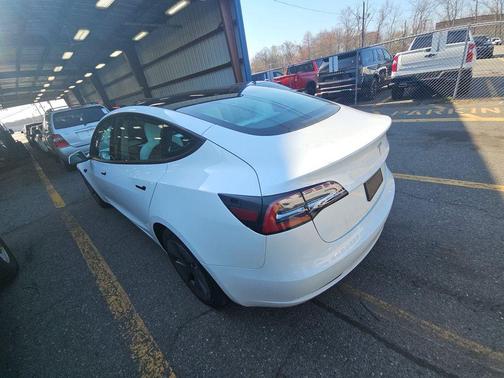Pearl White Multi-Coat 2023 Tesla Model 3 Standard Range