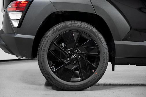 Abyss Black Pearl 2027 Hyundai KONA SEL Sport