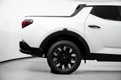 Atlas White 2027 Hyundai SANTA CRUZ SE