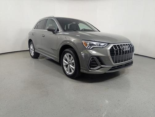 2024 Audi Q3 Premium 45 TFSI S line quattro Tiptronic