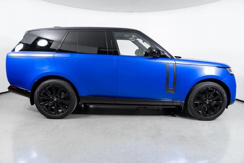 Velocity Blue SV Bespoke Ultra Metallic Satin 2025 Land Rover Range Rover P530 Autobiography
