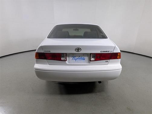 2000 Toyota Camry LE V6