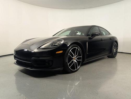 2023 Porsche Panamera 4 Platinum Edition