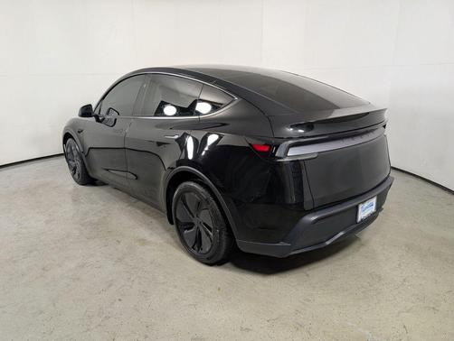 2026 Tesla Model Y Premium Rear-Wheel Drive