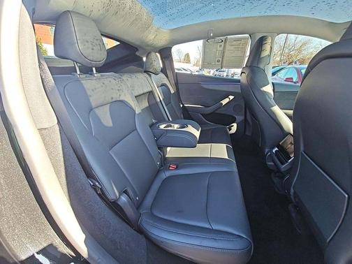 2026 Tesla Model Y Premium Rear-Wheel Drive