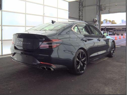 2023 Genesis G70 2.0T RWD