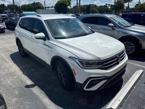 Pure White 2024 Volkswagen Tiguan 2.0T SE