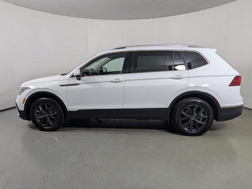 Pure White 2024 Volkswagen Tiguan 2.0T SE