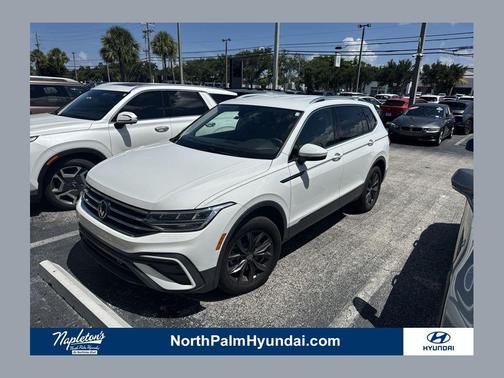 Pure White 2024 Volkswagen Tiguan 2.0T SE