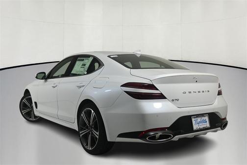 2025 Genesis G70 2.5T RWD