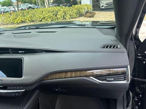 Stellar Black Metallic 2021 Cadillac XT4 Premium Luxury