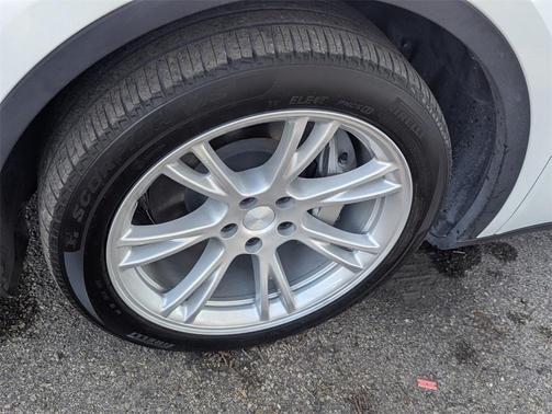 2024 Tesla Model Y Long Range Dual Motor All-Wheel Drive