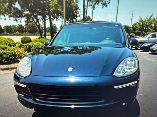 2018 Porsche Cayenne Base