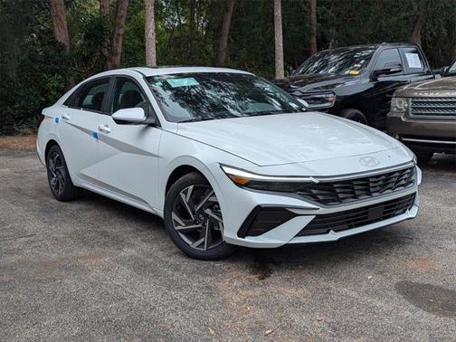 2025 Hyundai ELANTRA SEL