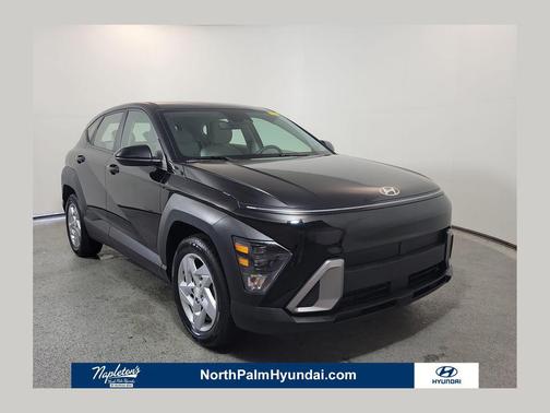 Abyss Black Pearl 2025 Hyundai KONA SE