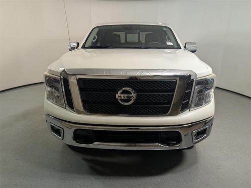 2017 Nissan Titan SL