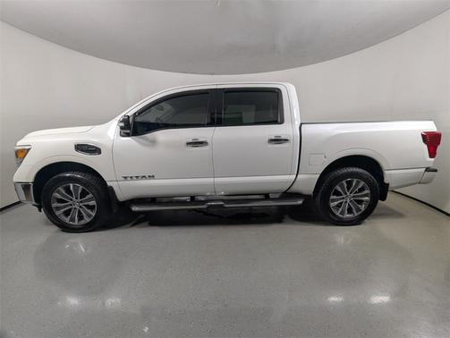 2017 Nissan Titan SL