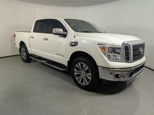 2017 Nissan Titan SL