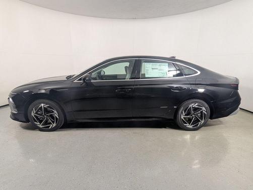 Abyss Black 2026 Hyundai SONATA SEL