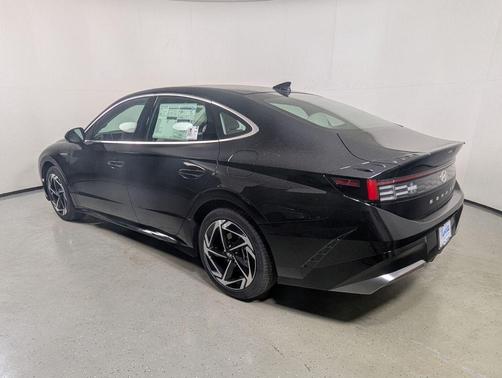 Abyss Black 2026 Hyundai SONATA SEL