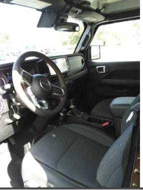 2025 Jeep Wrangler 4-Door Sahara 4x4