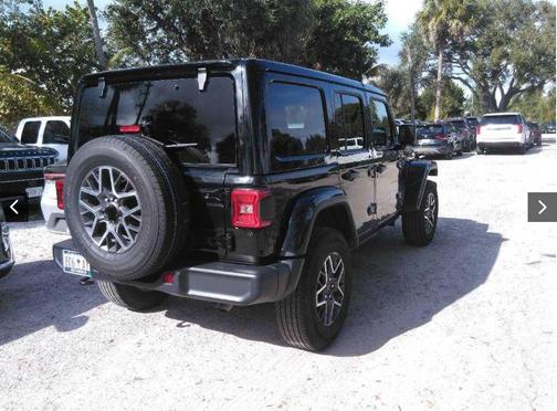 2025 Jeep Wrangler 4-Door Sahara 4x4