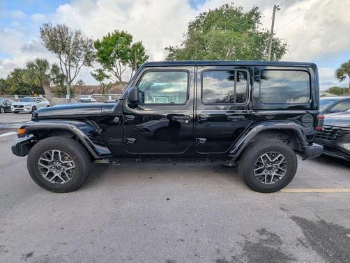 2025 Jeep Wrangler 4-Door Sahara 4x4