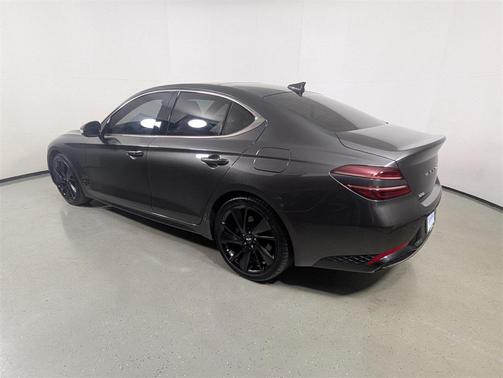 2023 Genesis G70 2.0T RWD
