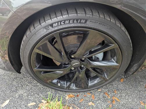 2023 Genesis G70 2.0T RWD