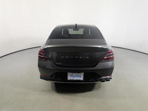 2023 Genesis G70 2.0T RWD