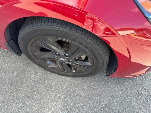 Scarlet Red Pearl 2022 Hyundai ELANTRA SEL