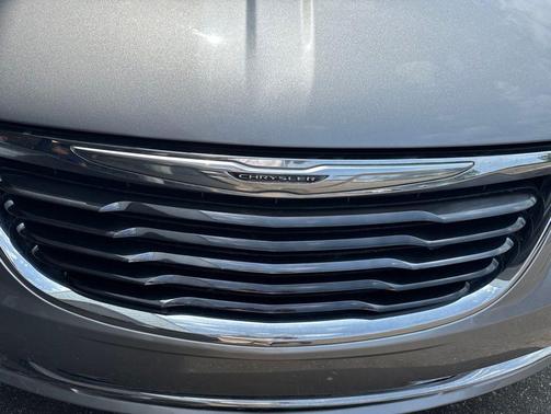 Billet Silver Metallic Clearcoat 2015 Chrysler Town & Country S