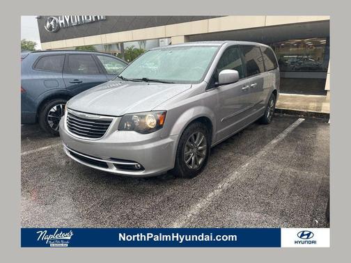 Billet Silver Metallic Clearcoat 2015 Chrysler Town & Country S