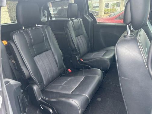 Billet Silver Metallic Clearcoat 2015 Chrysler Town & Country S
