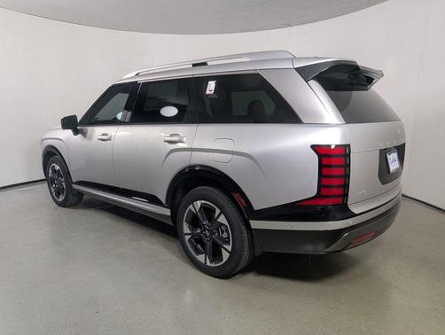 Typhoon Silver Metallic 2026 Hyundai Palisade Hybrid Limited