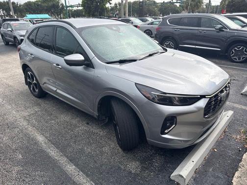 Iconic Silver Metallic 2023 Ford Escape ST-Line Elite