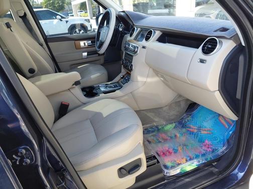 2016 Land Rover LR4 Base