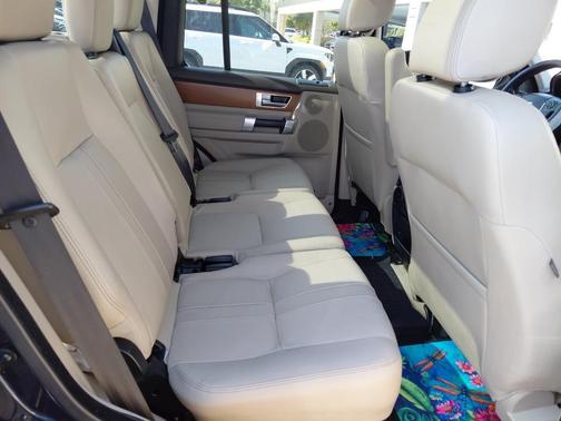 2016 Land Rover LR4 Base