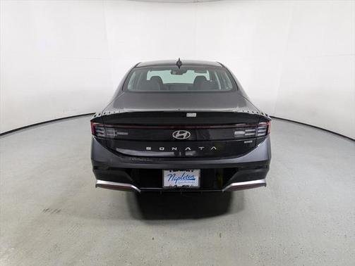 2025 Hyundai SONATA Hybrid SE
