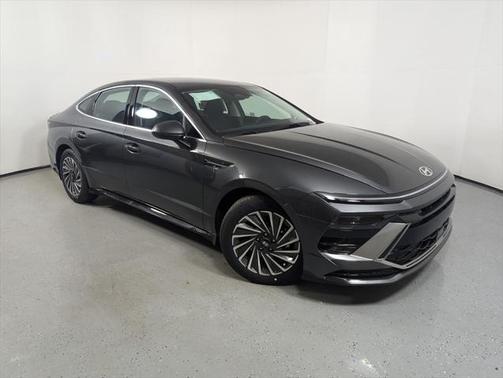 2025 Hyundai SONATA Hybrid SE
