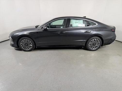 2025 Hyundai SONATA Hybrid SE
