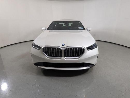 2025 BMW 530 530i