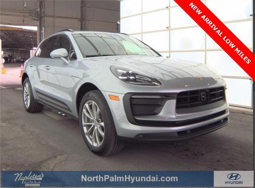 2025 Porsche Macan Base