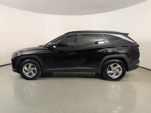 Black Pearl 2024 Hyundai TUCSON SEL