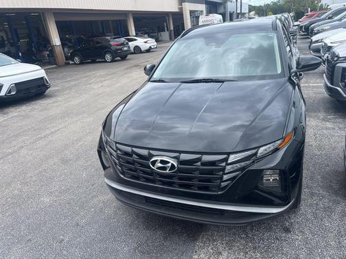 Black Pearl 2024 Hyundai TUCSON SEL